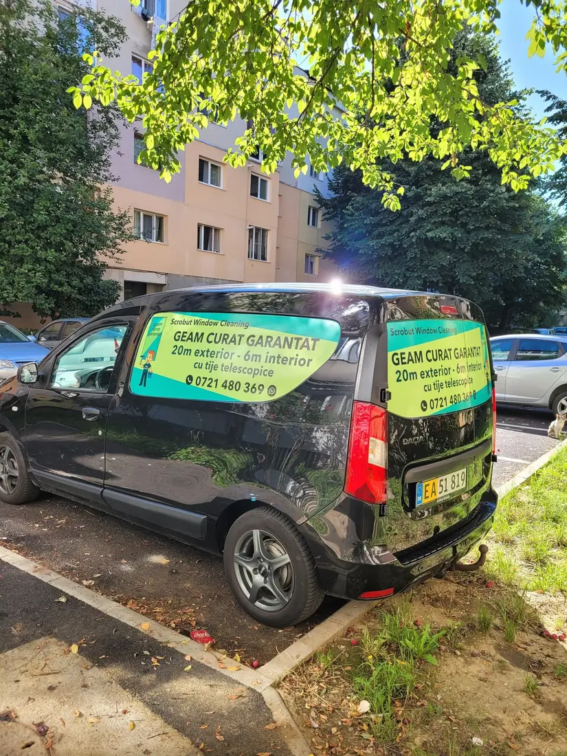 Duba Scrobut Window Cleaning cu inscripția Geam curat garantat
